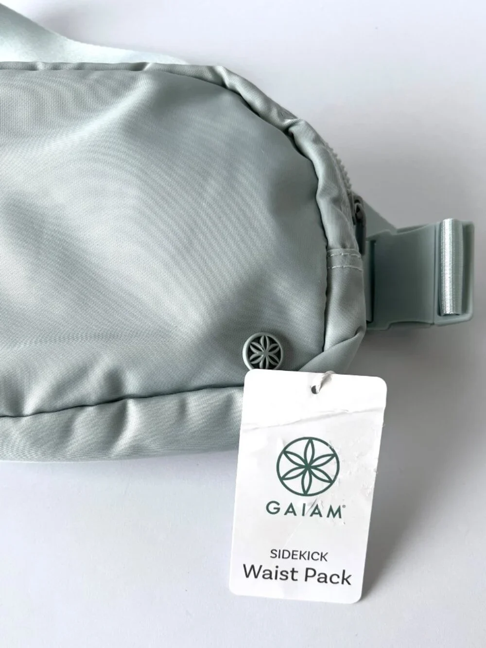 Gaiam Sidekick Sling Bag, Fanny Pack, or Crossbody Sky Blue, New - Picture 3 of 15